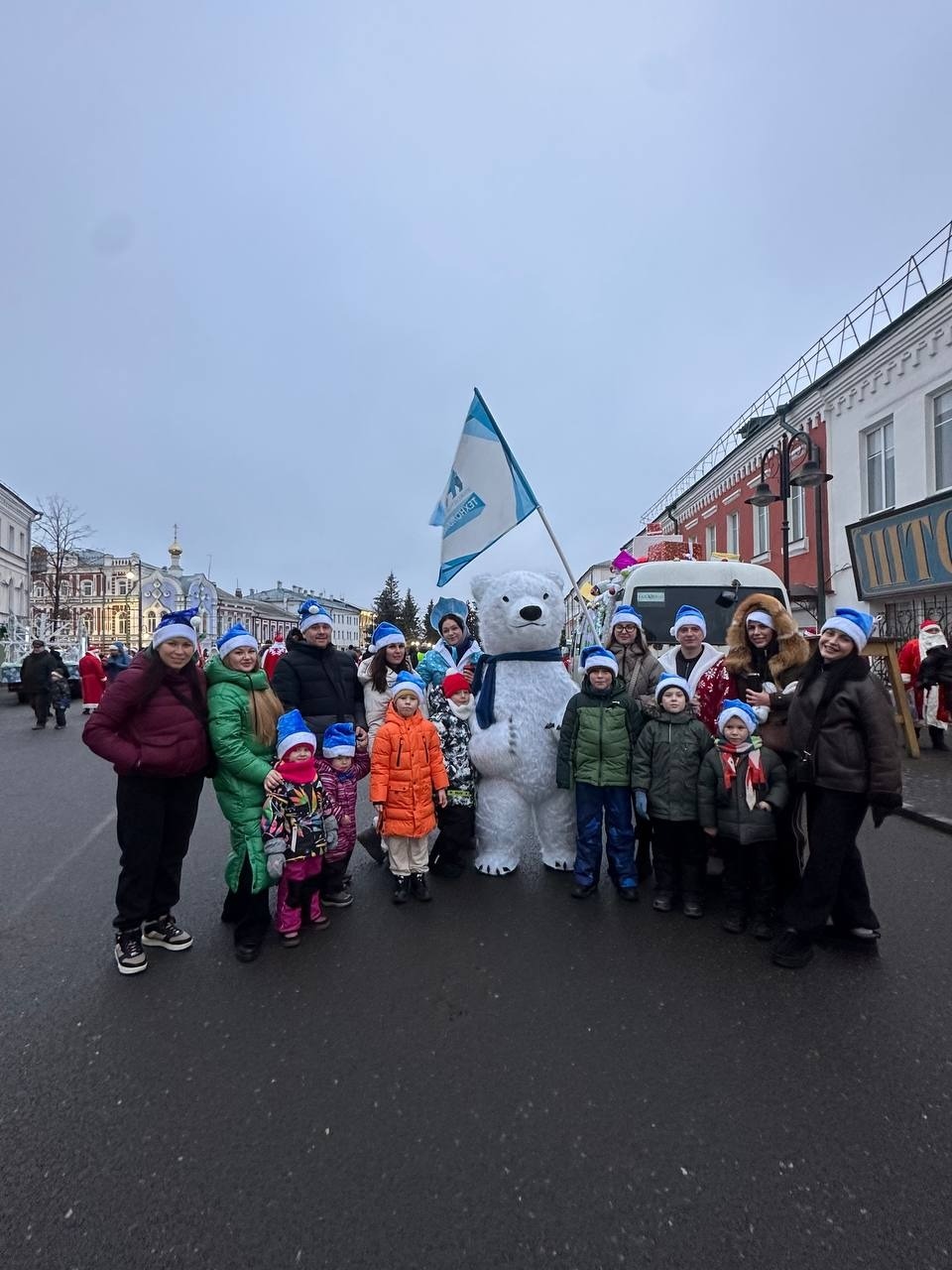 Приняли участие в Нашествии Дедов Морозов Приняли участие в Нашествии Дедов Морозов